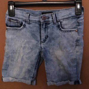 JORDACHE size 10 light blue/dark blue jean shorts